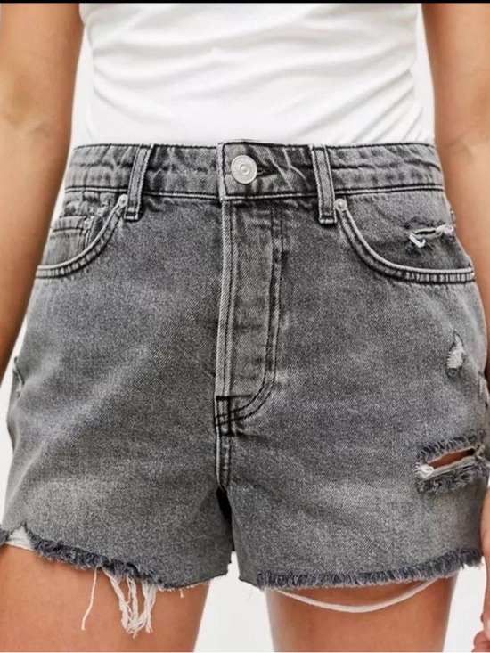 Urban Outfitters Pants - Brand new Urban Outfitters Women's Distressed High-Waist Denim Shorts - 25”